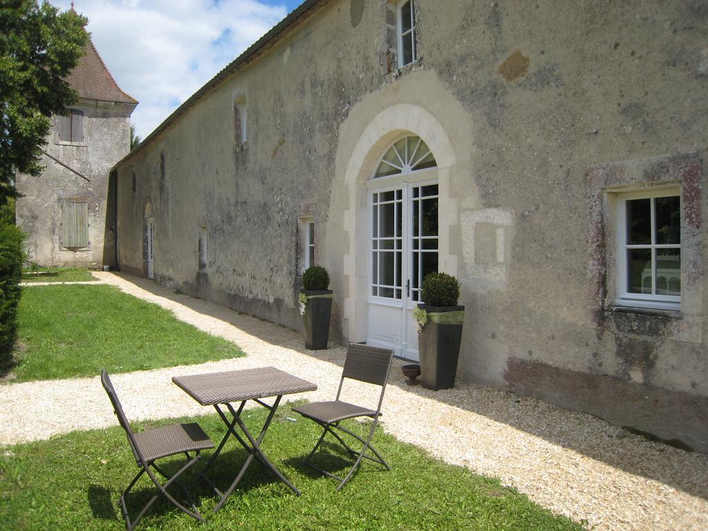 Bed and Breakfast Chateau De Puyrigaud Léoville Zewnętrze zdjęcie