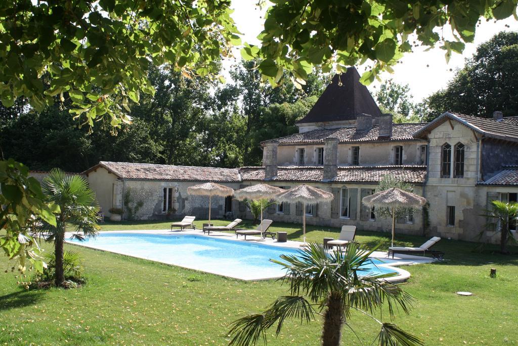 Bed and Breakfast Chateau De Puyrigaud Léoville Zewnętrze zdjęcie