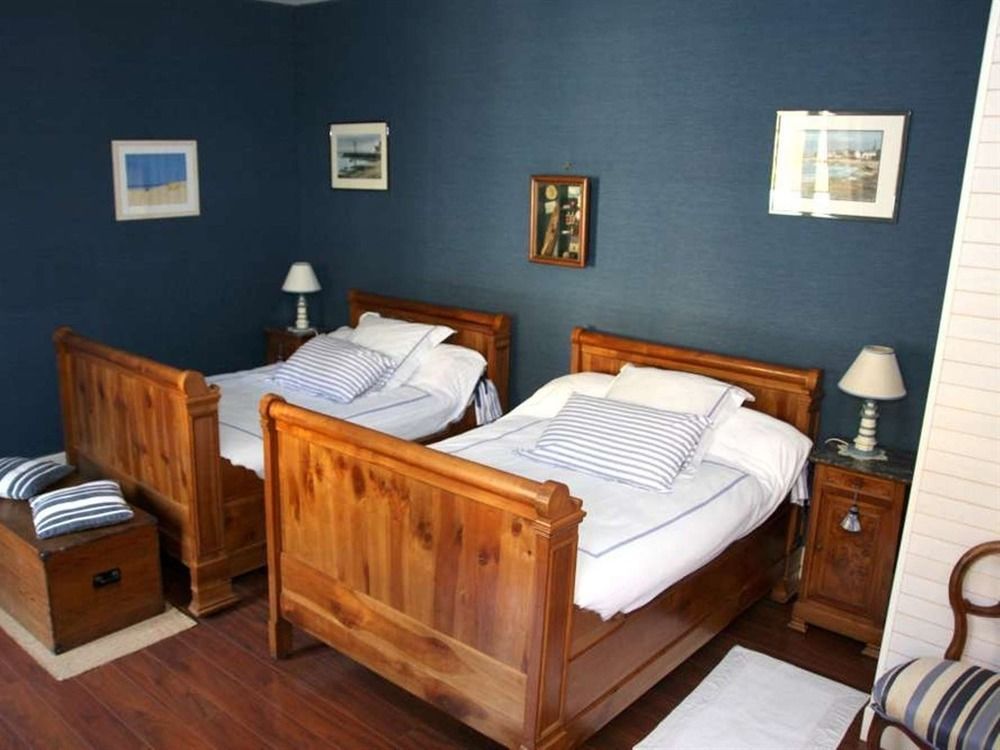 Bed and Breakfast Chateau De Puyrigaud Léoville Zewnętrze zdjęcie